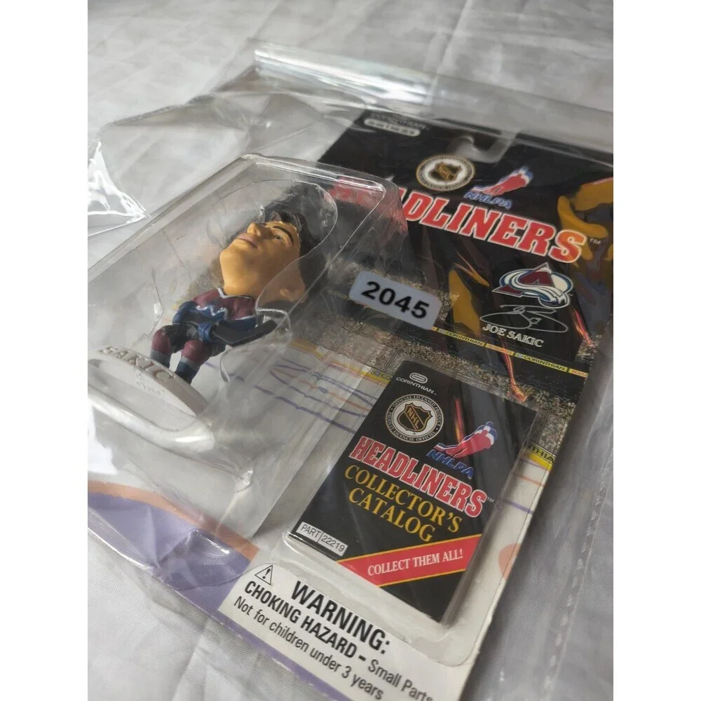 NEW 1997 Corinthian headliners joe sakic NHL Figure